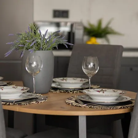 Daire Spacious With Parking Ursus By Renters Prestige