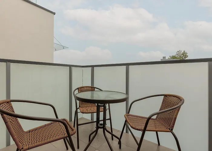 Appartement Spacious With Parking Ursus By Renters Prestige Varsovie