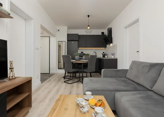 아파트 Spacious With Parking Ursus By Renters Prestige 바르샤바