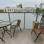 Lägenhet Spacious With Parking Ursus By Renters Prestige *