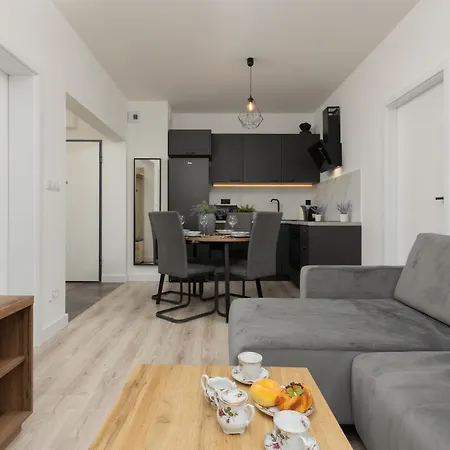 Appartement Spacious With Parking Ursus By Renters Prestige Warschau